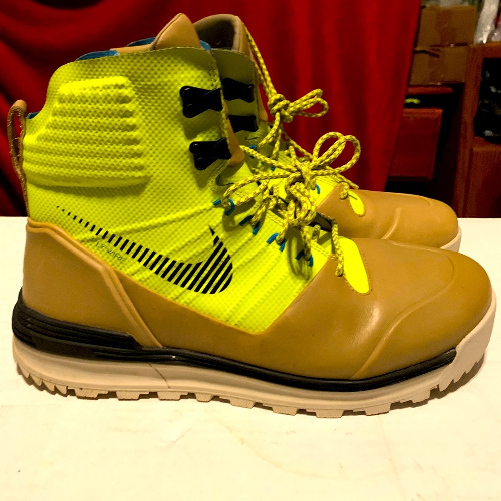 Nike ACG Boots